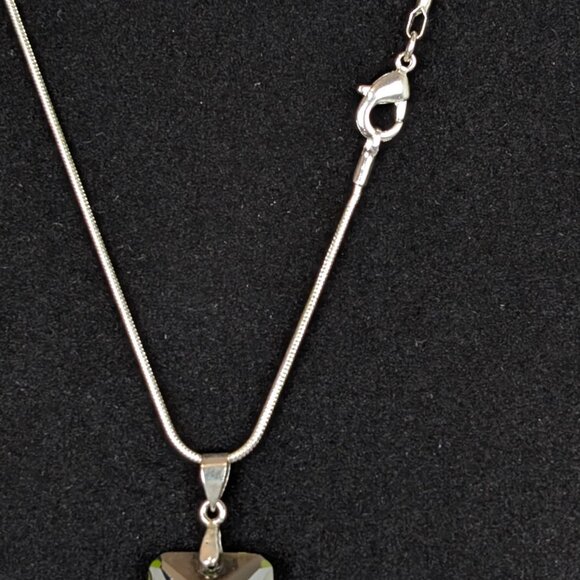 Faceted Green Glass Pendant Necklace - Picture 6 of 7